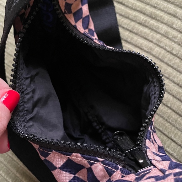 Baggu Mini Trippy Crescent Bag - Picture 3 of 4